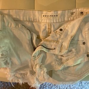 Bullhead white shorts